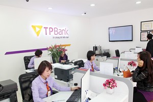 Gửi tiết kiệm và đầu tư chứng khoán là hai kênh đầu tư được nhiều chuyên gia khuyến nghị